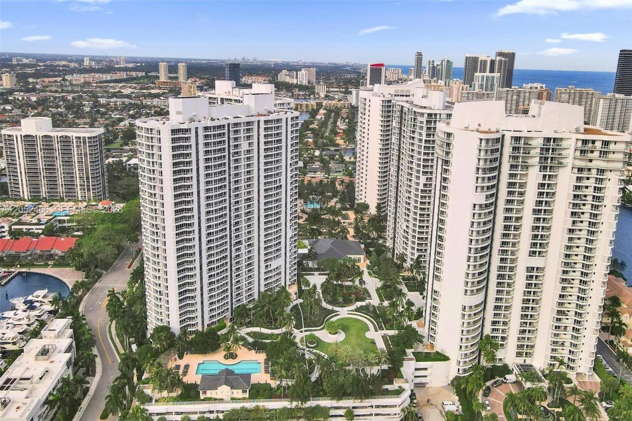 21150 Point Pl , Unit 805, Aventura, FL 33180 Photo