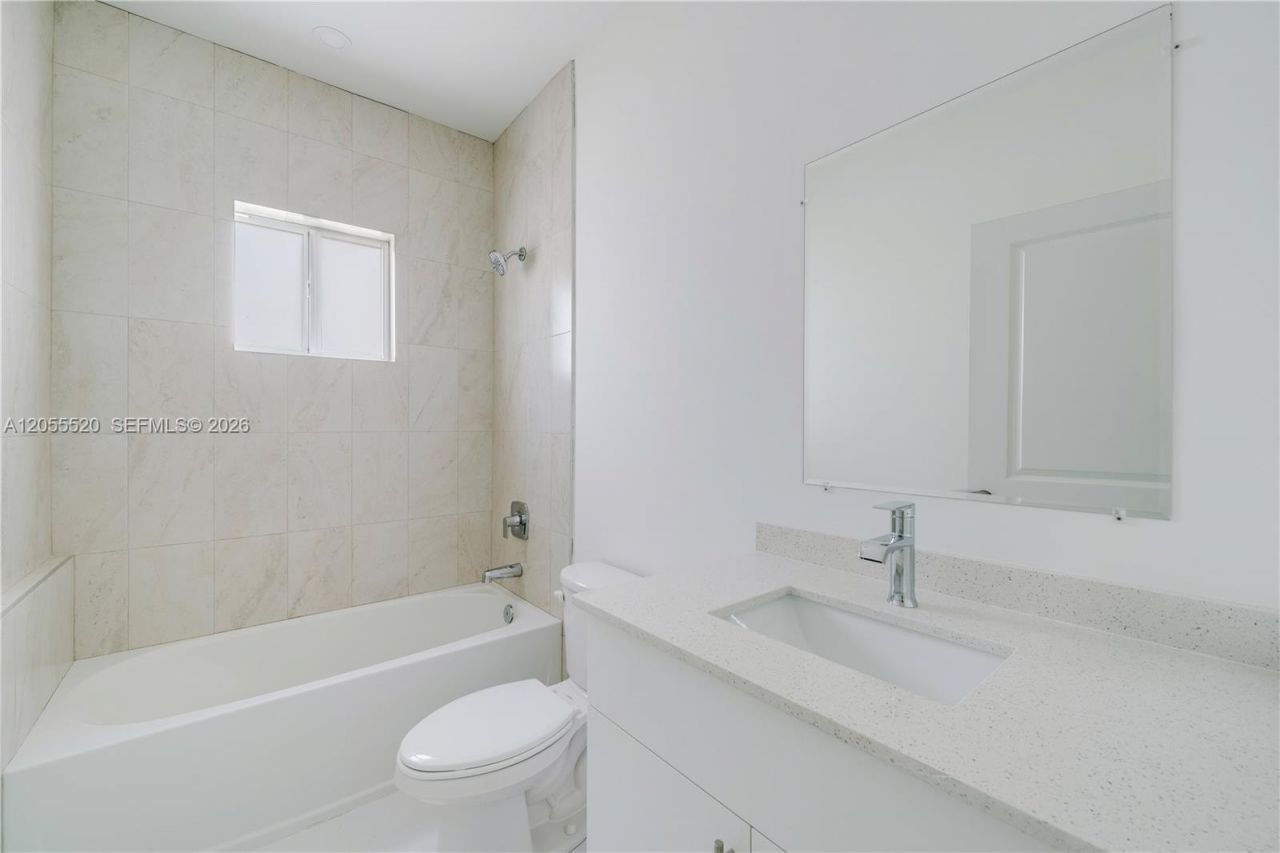 4789 NW 1st St , Miami, FL 33126 Photo