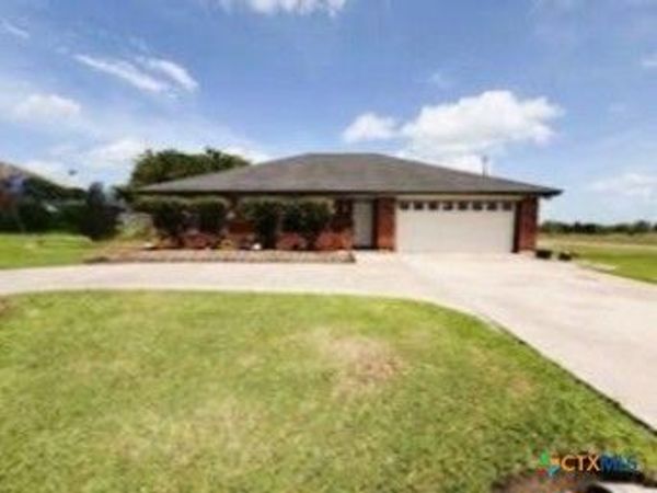 216 Sparrow Lane , Victoria, TX 77905