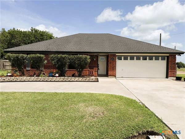216 Sparrow Lane , Victoria, TX 77905