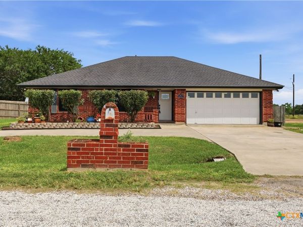 216 Sparrow Lane , Victoria, TX 77905