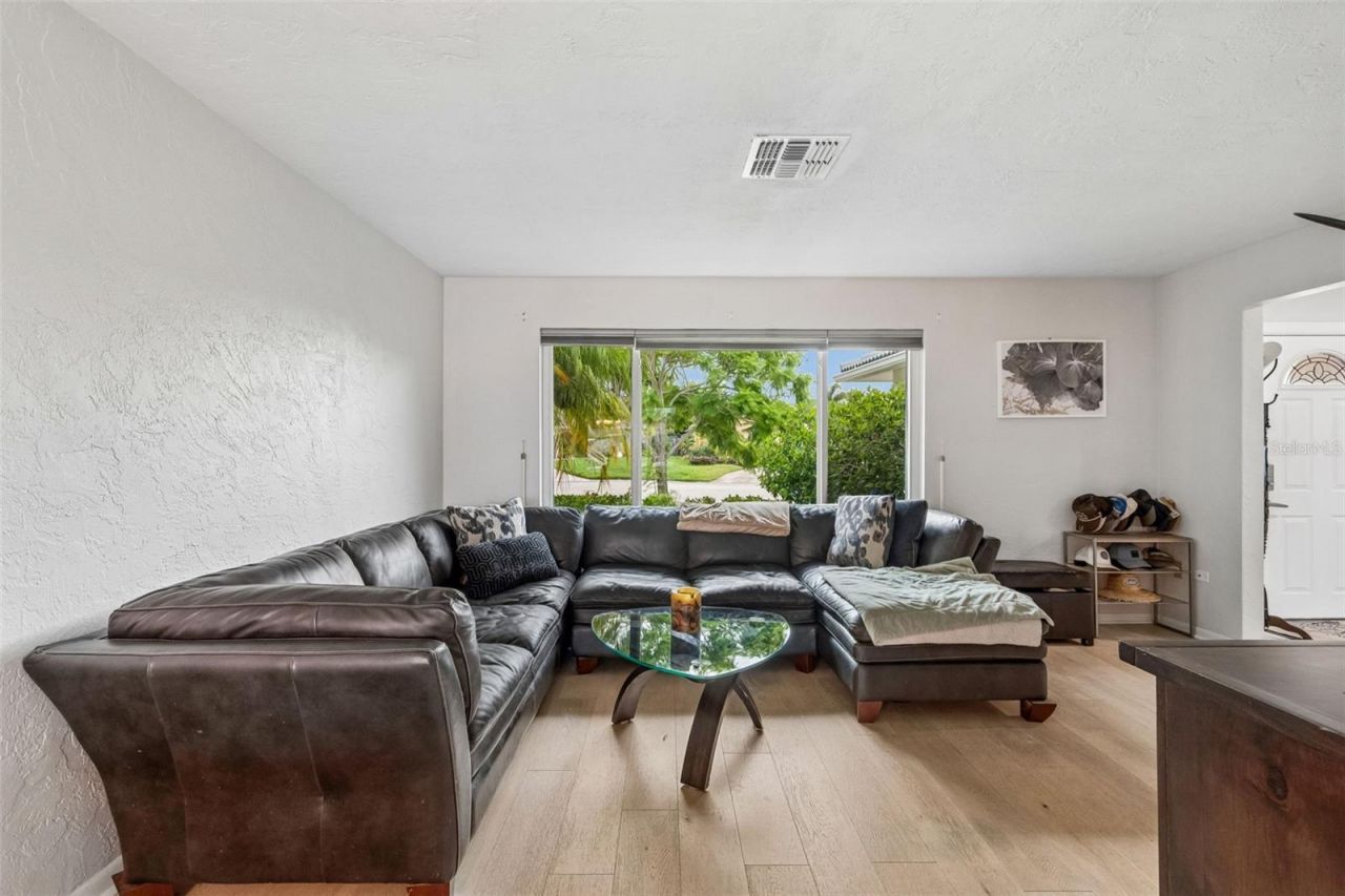 1473 50th Avenue Ne, Saint Petersburg, FL 33703 Photo
