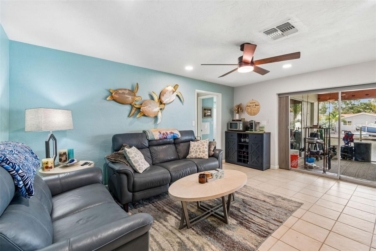 1473 50th Avenue Ne, Saint Petersburg, FL 33703 Photo