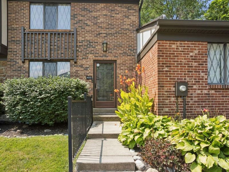 455 Dartmouth Circle, Unit 22, Union Twp, OH 45244 Photo 2