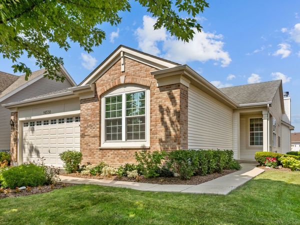 16530 Grandwood Lake Drive , Crest Hill, IL 60403