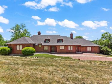 10009 Pacific Street, Omaha, NE 68114