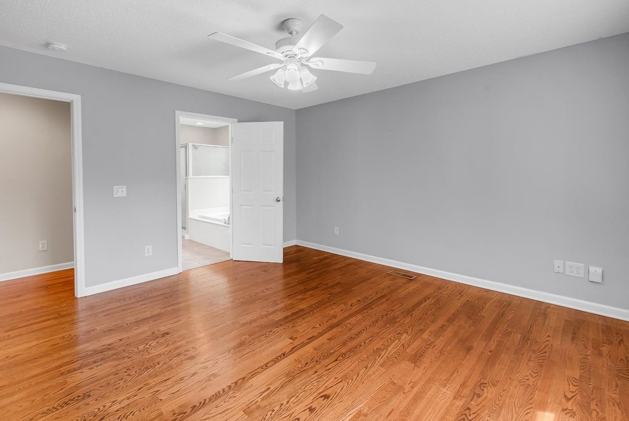 1870 Gray Oaks Dr. Photo 18