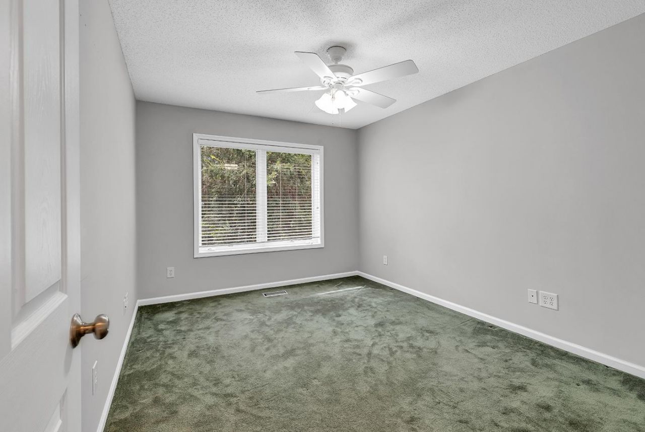 1870 Gray Oaks Dr. Photo 24
