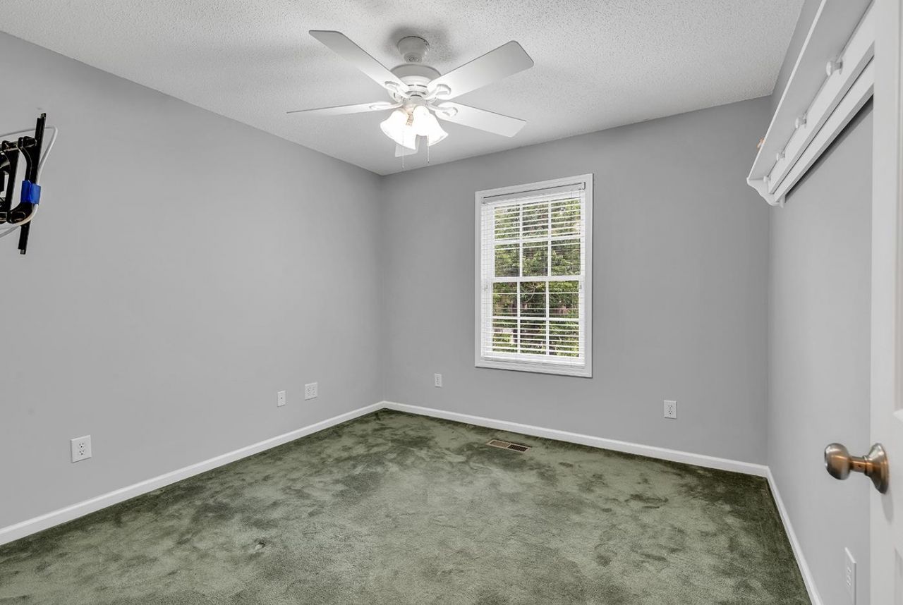 1870 Gray Oaks Dr. Photo 26