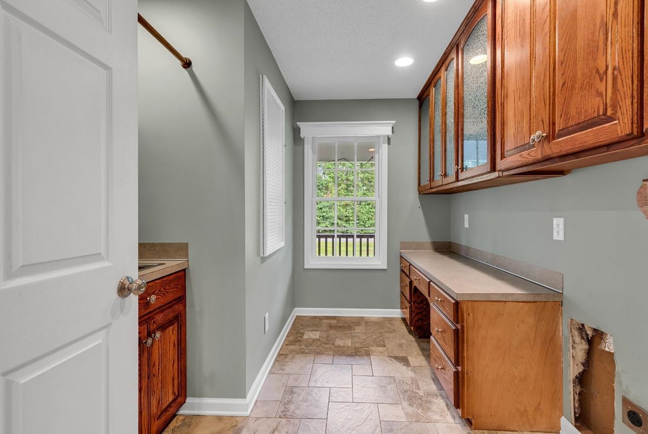 1870 Gray Oaks Dr. Photo 30