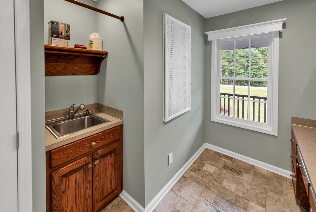 1870 Gray Oaks Dr. Photo 31