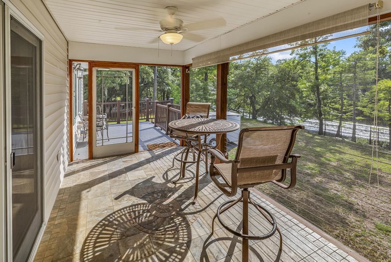 1870 Gray Oaks Dr. Photo 38