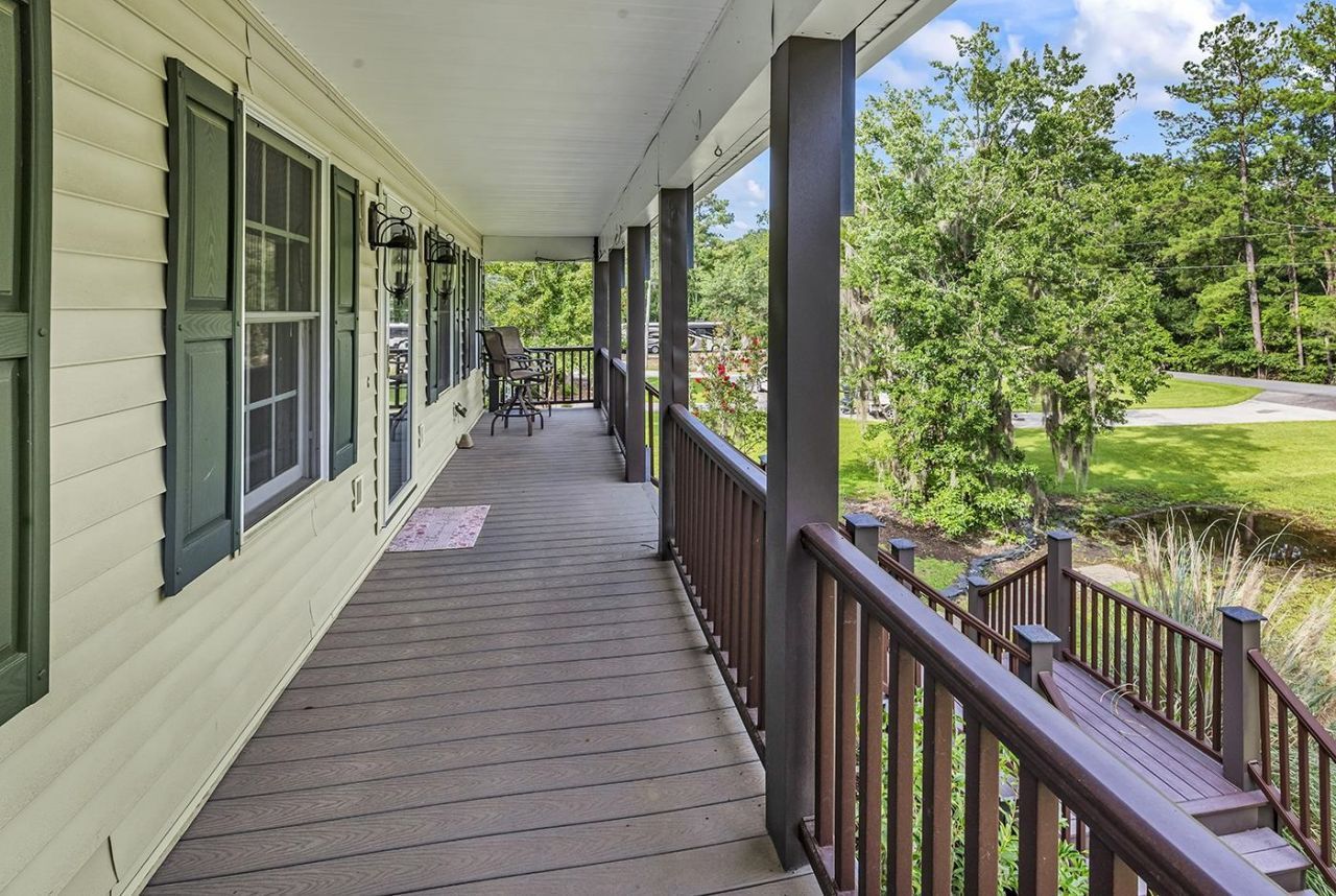 1870 Gray Oaks Dr. Photo 42