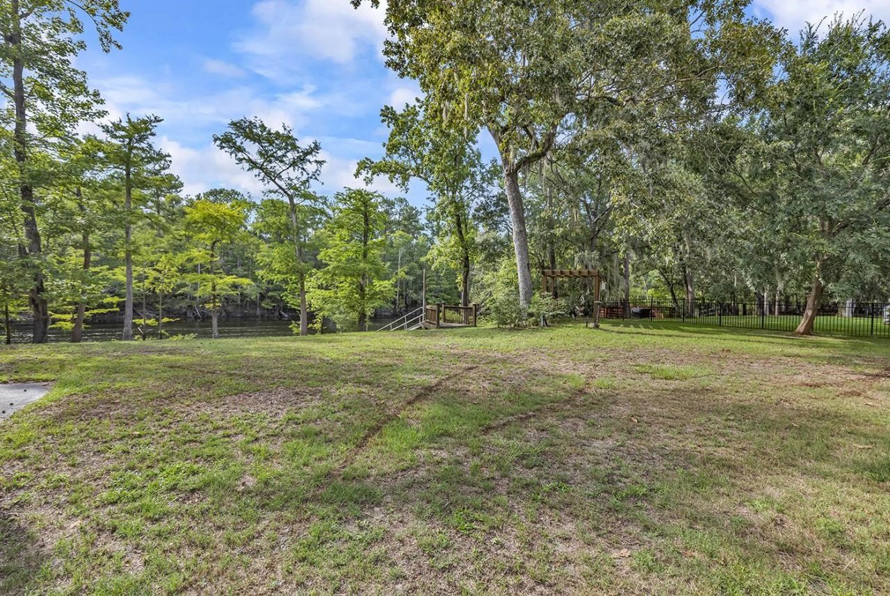 1870 Gray Oaks Dr. Photo 45