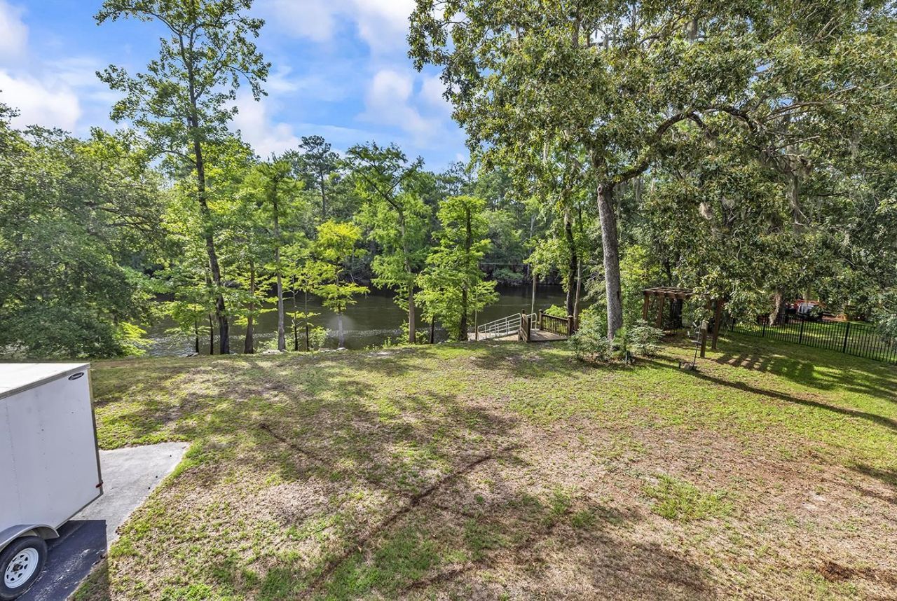 1870 Gray Oaks Dr. Photo 47