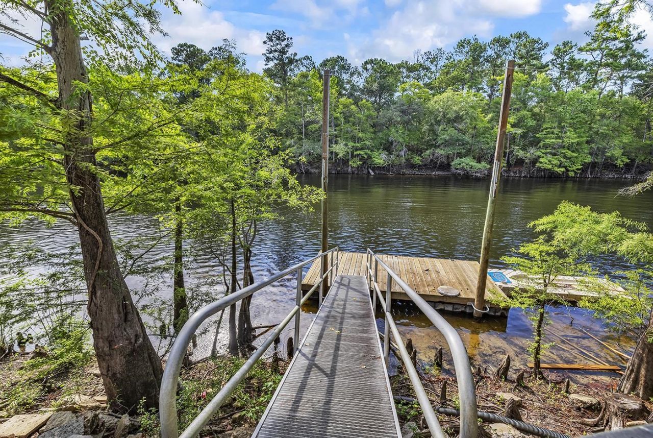 1870 Gray Oaks Dr. Photo 49