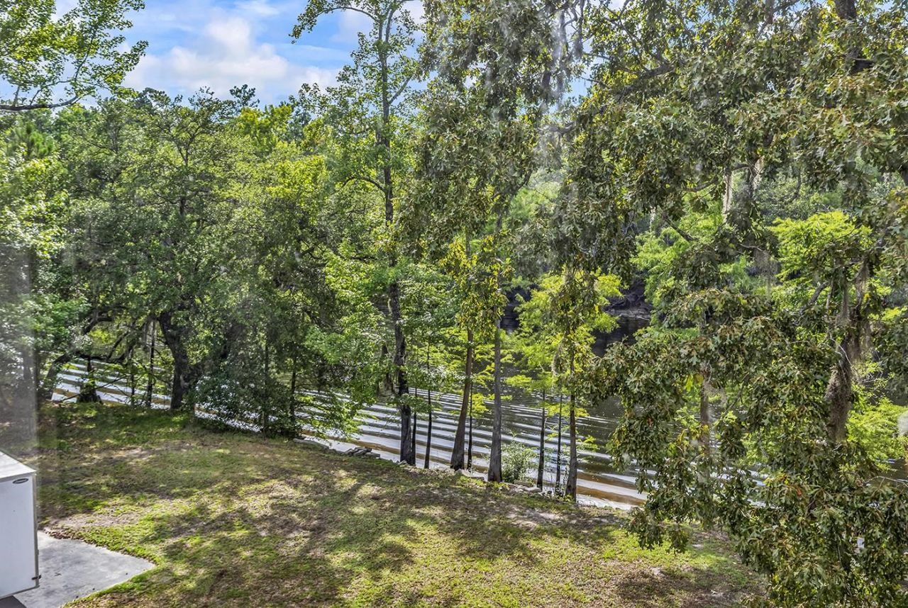 1870 Gray Oaks Dr. Photo 53