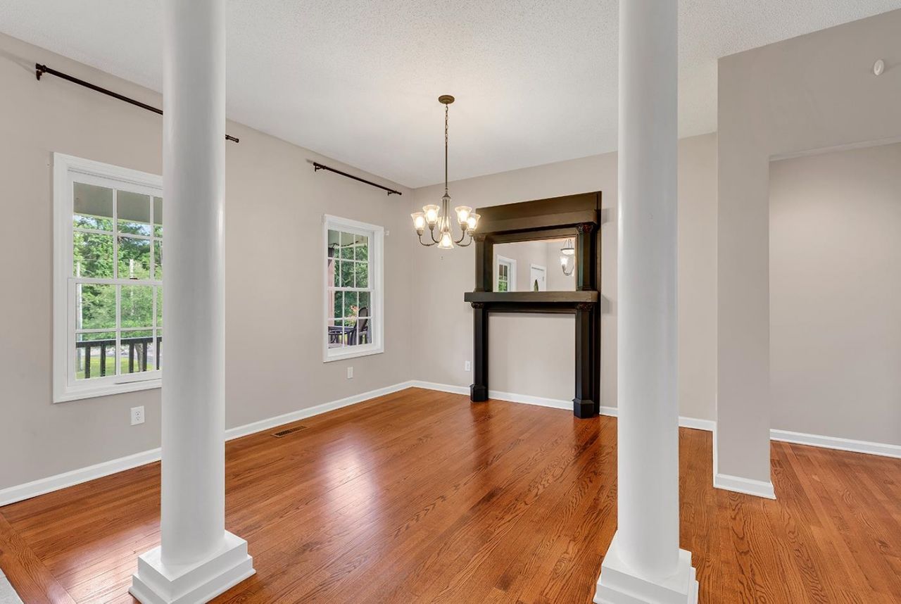1870 Gray Oaks Dr. Photo 9