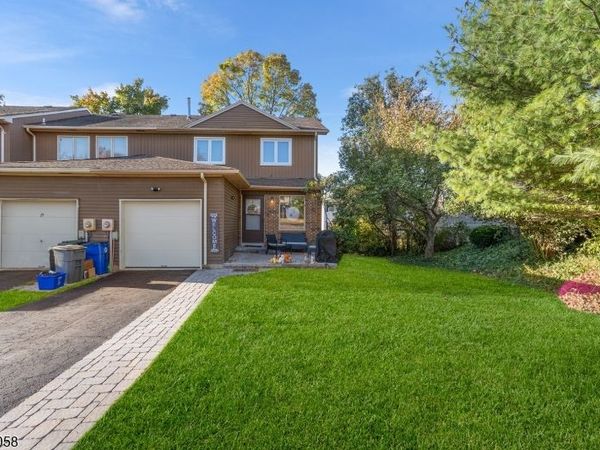 21 Sherwood Ct, Raritan, NJ 08822