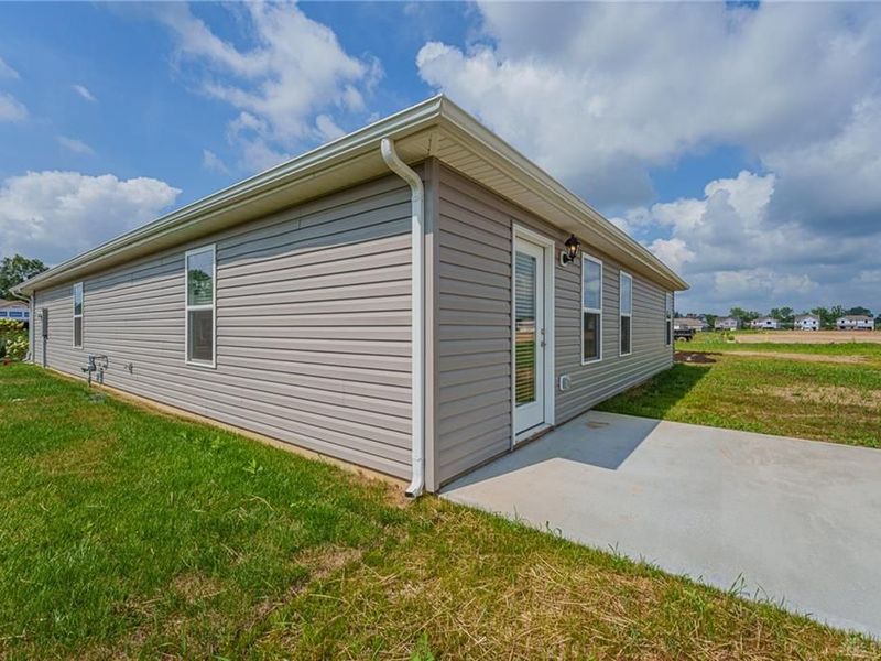 305 Lightfoot Court, New Carlisle, OH 45344 Photo 7