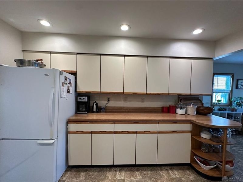 5250 Logan Avenue, Riverside, OH 45431 Photo 6