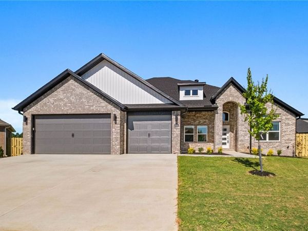 2204 Charles Street , Pea Ridge, AR 72751