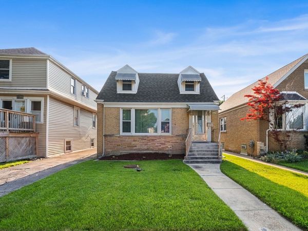 5038 N Nagle Avenue , Chicago, IL 60630