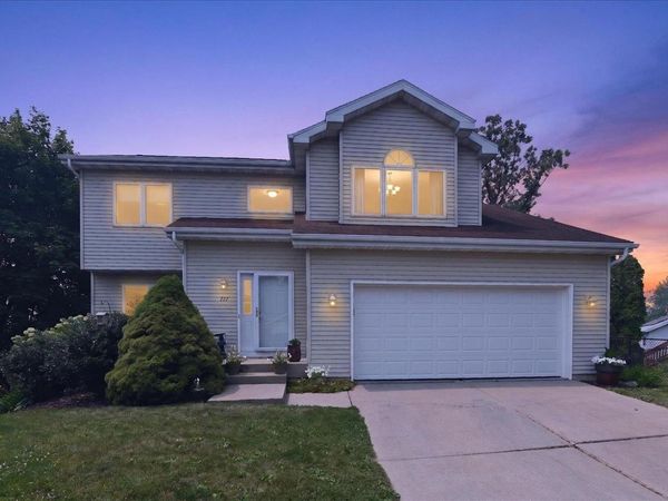 717 Diving Hawk Trail, Madison, WI 53713