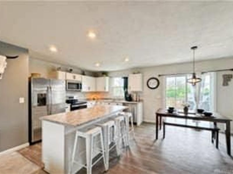1912 Amelia Way, Moraine, OH 45439 Photo 3