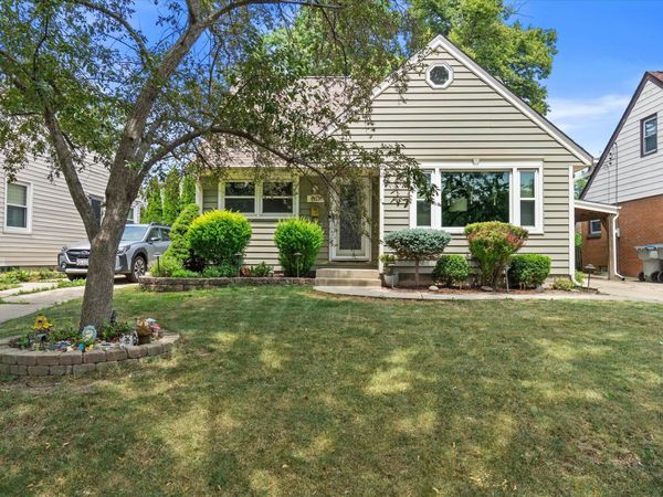 4628 W Fillmore Dr, Milwaukee, WI 53219