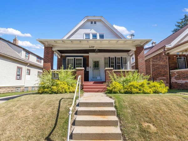 2200 W Lincoln Ave, Milwaukee, WI 53215
