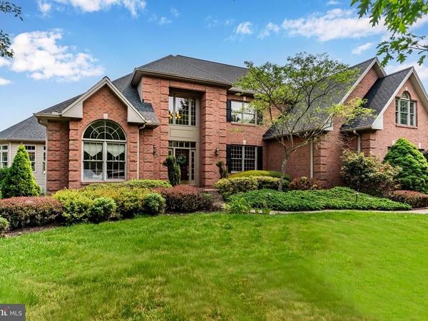 7 ACCENT CIRCLE, CAMP HILL, PA 17011