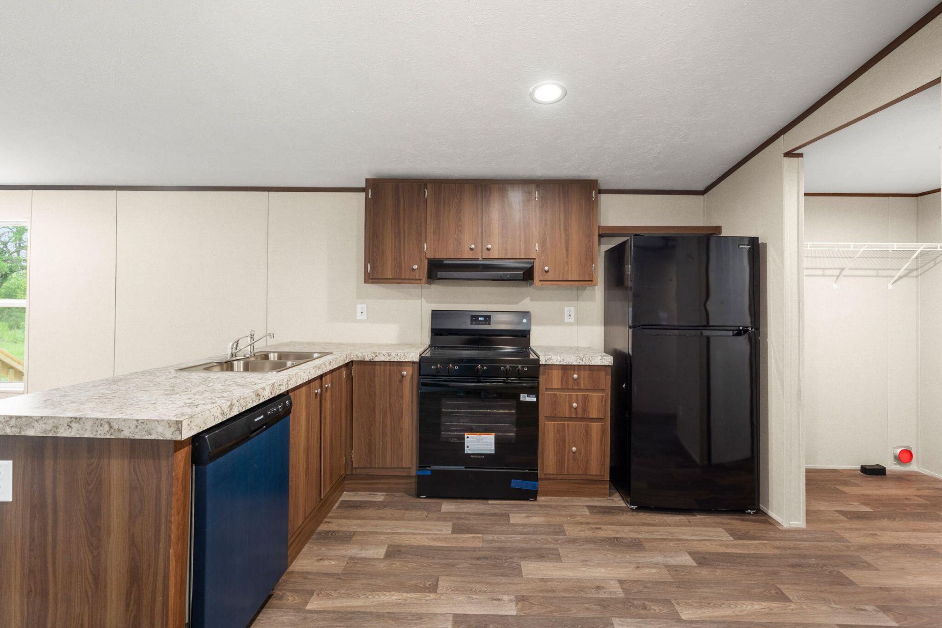 396 Marion Road Photo 12