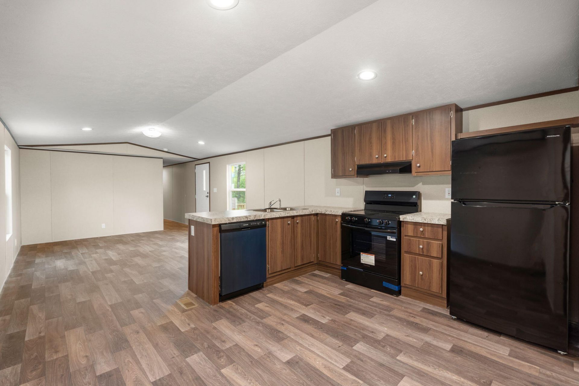 396 Marion Road Photo 13