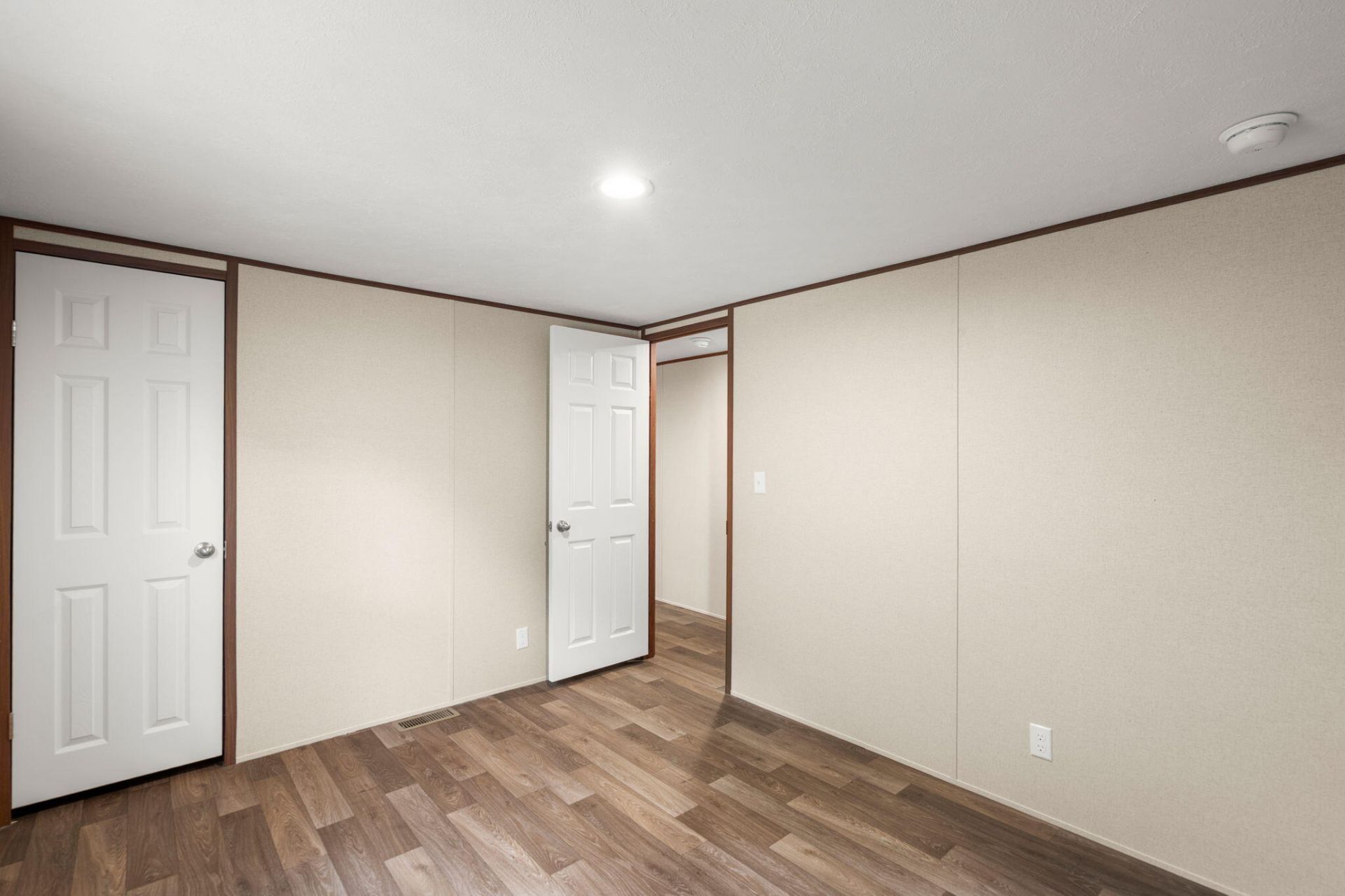 396 Marion Road Photo 20