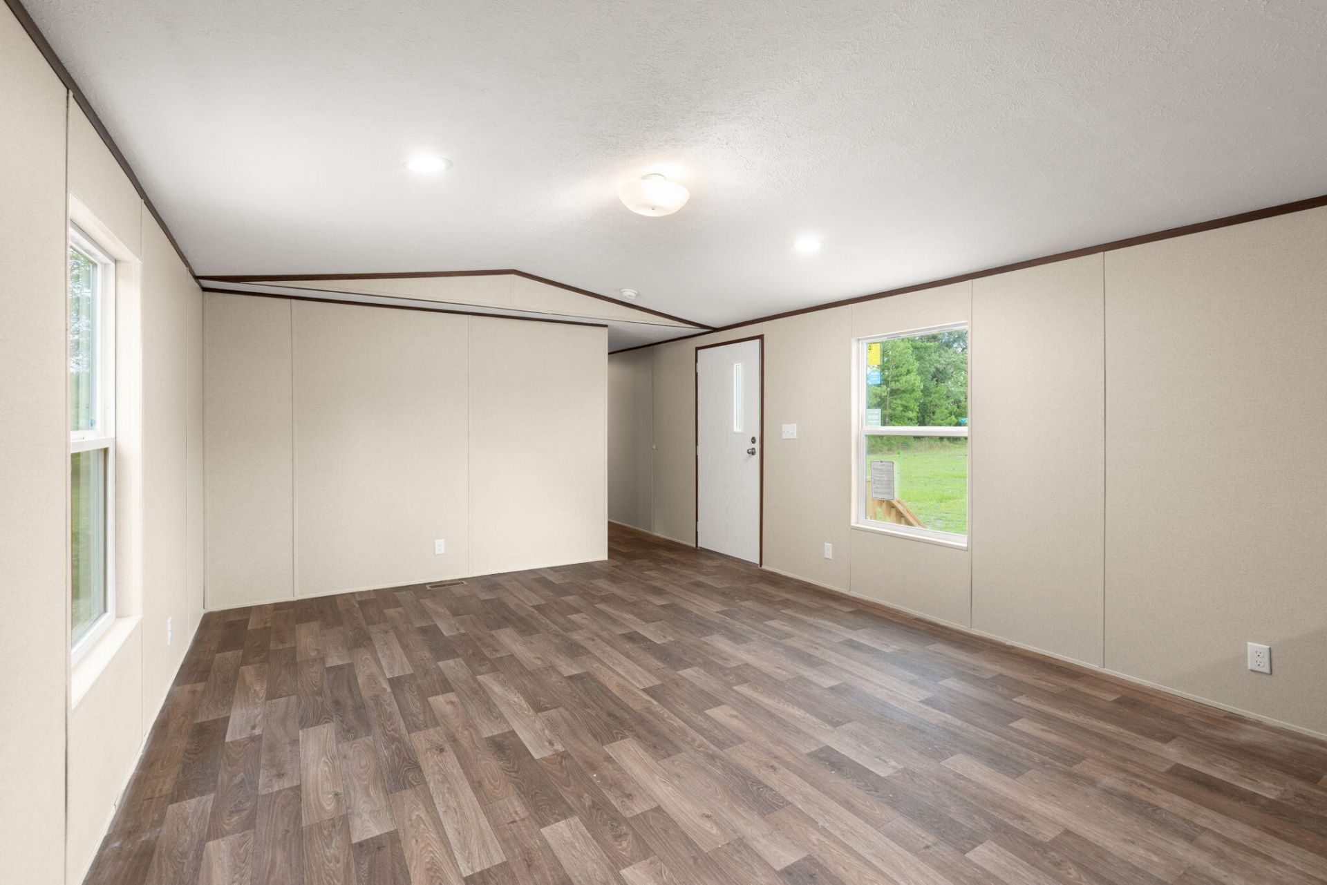 396 Marion Road Photo 7