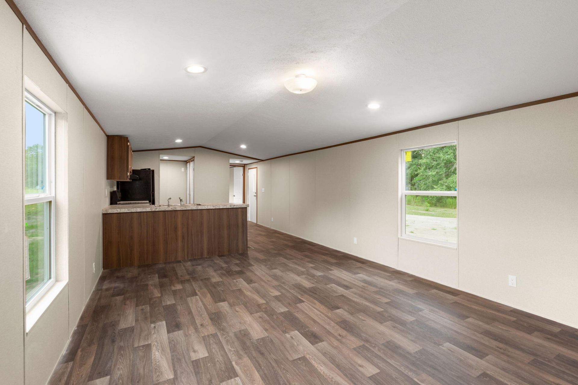 396 Marion Road Photo 9