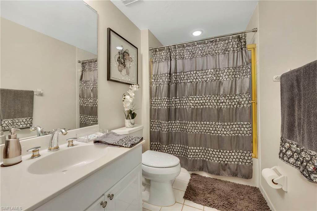 200 L Ambiance Cir, Unit 104, Naples, FL 34108 Photo