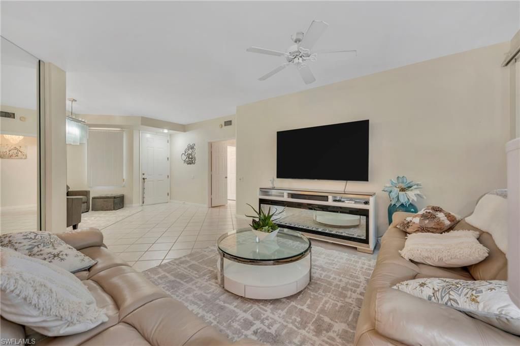 200 L Ambiance Cir, Unit 104, Naples, FL 34108 Photo