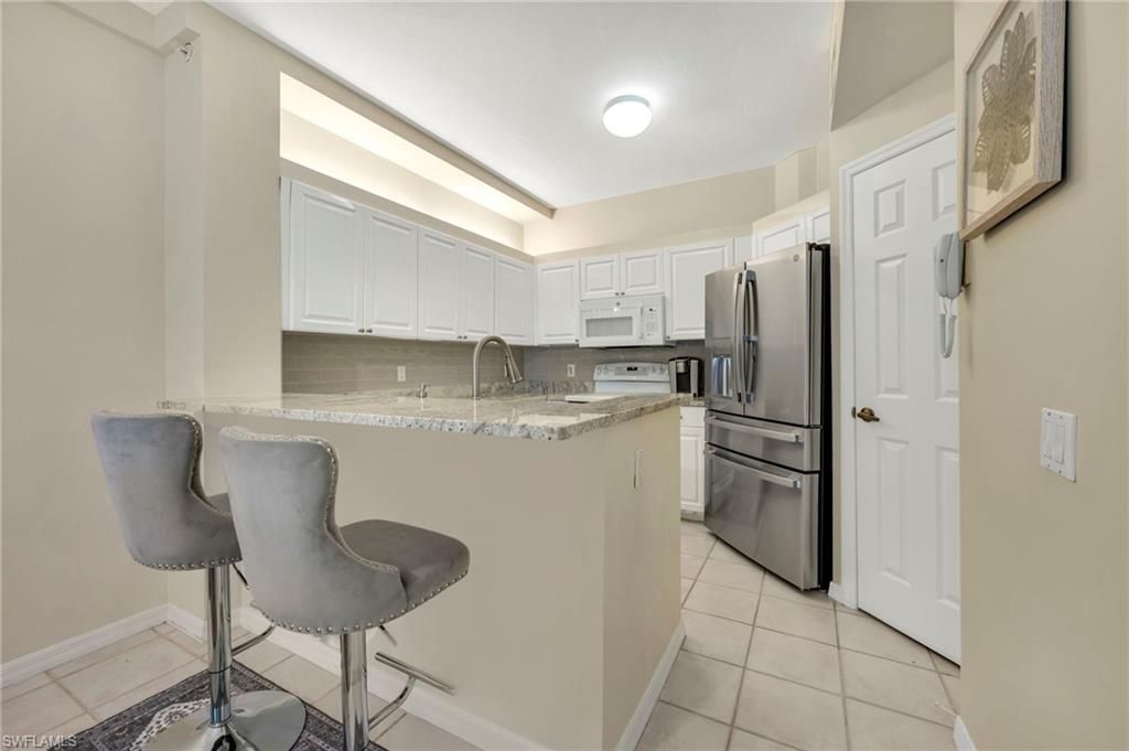 200 L Ambiance Cir, Unit 104, Naples, FL 34108 Photo