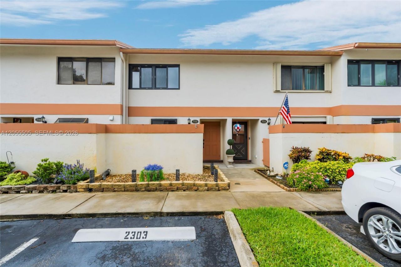 7050 SW 42nd Ct , Davie, FL 33314 Photo