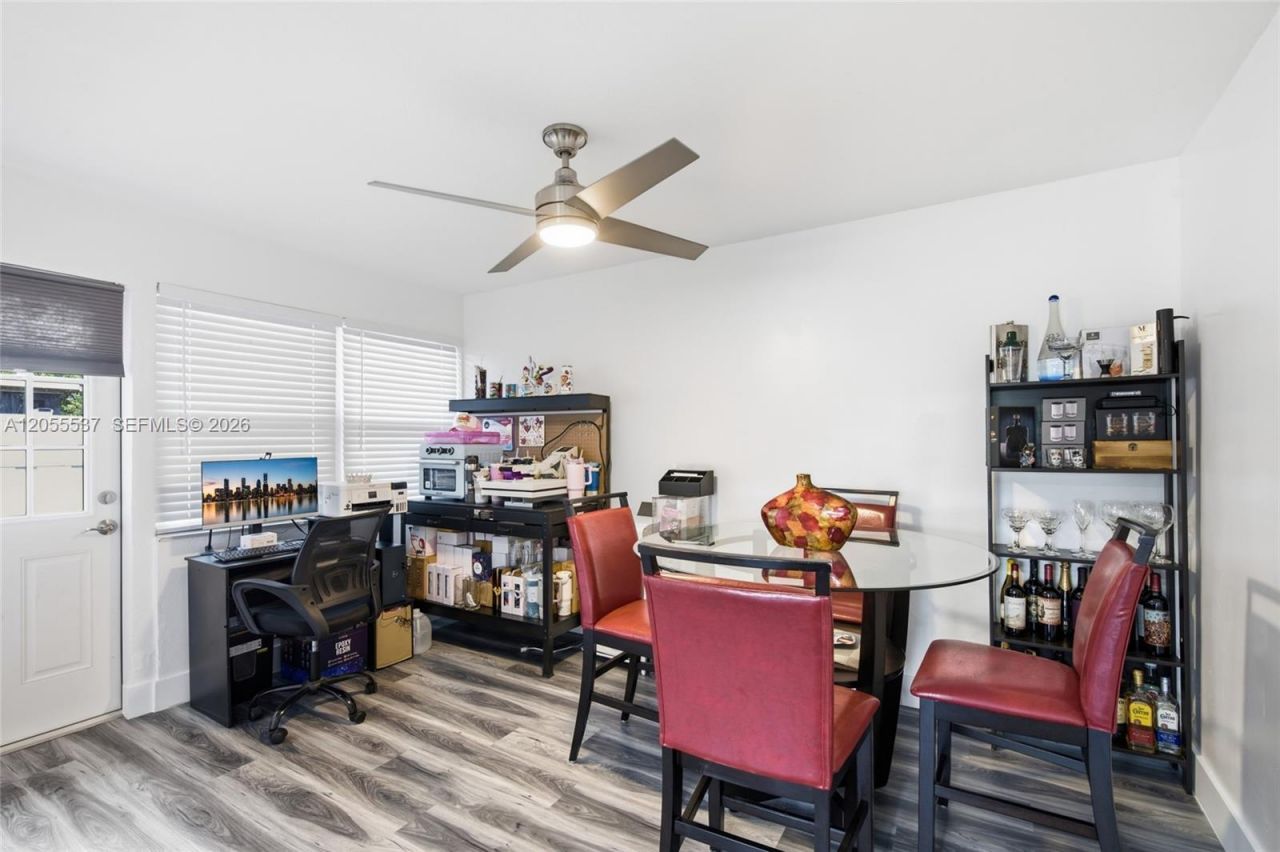 6871 NW 28th St, Sunrise, FL 33313 Photo