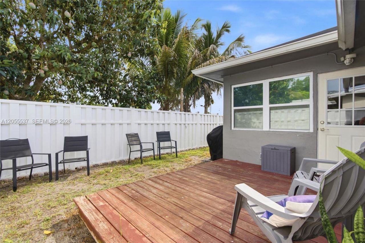 6871 NW 28th St, Sunrise, FL 33313 Photo