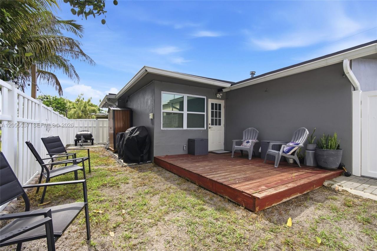 6871 NW 28th St, Sunrise, FL 33313 Photo