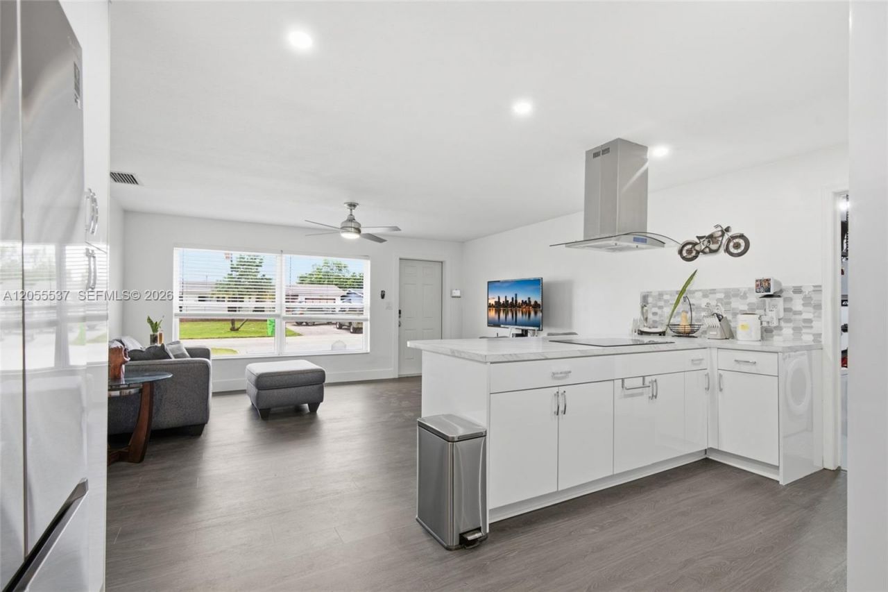 6871 NW 28th St, Sunrise, FL 33313 Photo