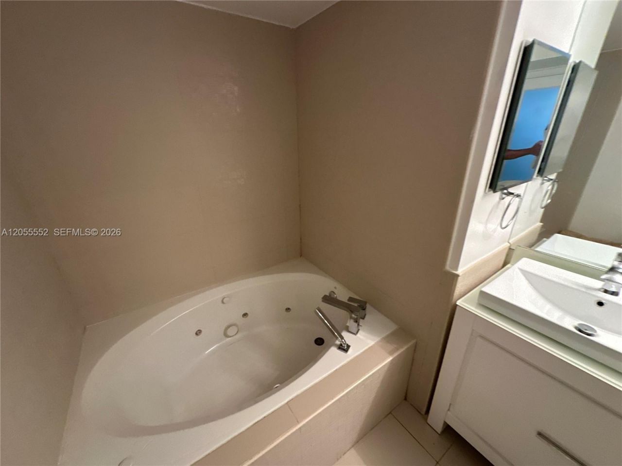 6301 Collins Ave, Unit 2402, Miami Beach, FL 33141 Photo