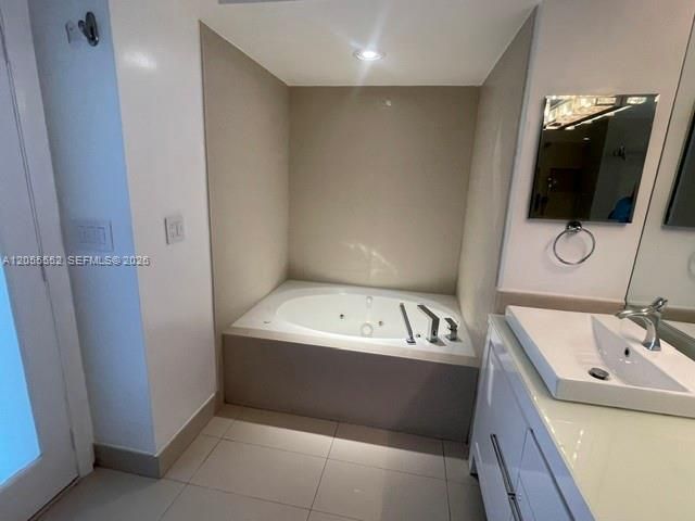 6301 Collins Ave, Unit 2402, Miami Beach, FL 33141 Photo