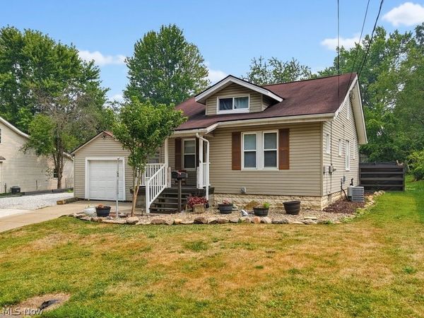 1520 22nd Street NE, Canton, OH 44714