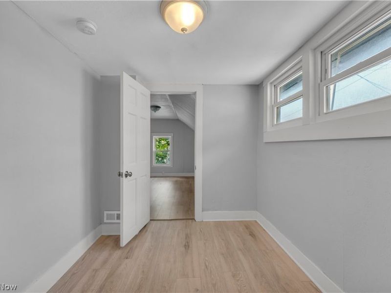 3221 Trowbridge Avenue, Cleveland, OH 44109 Photo 17