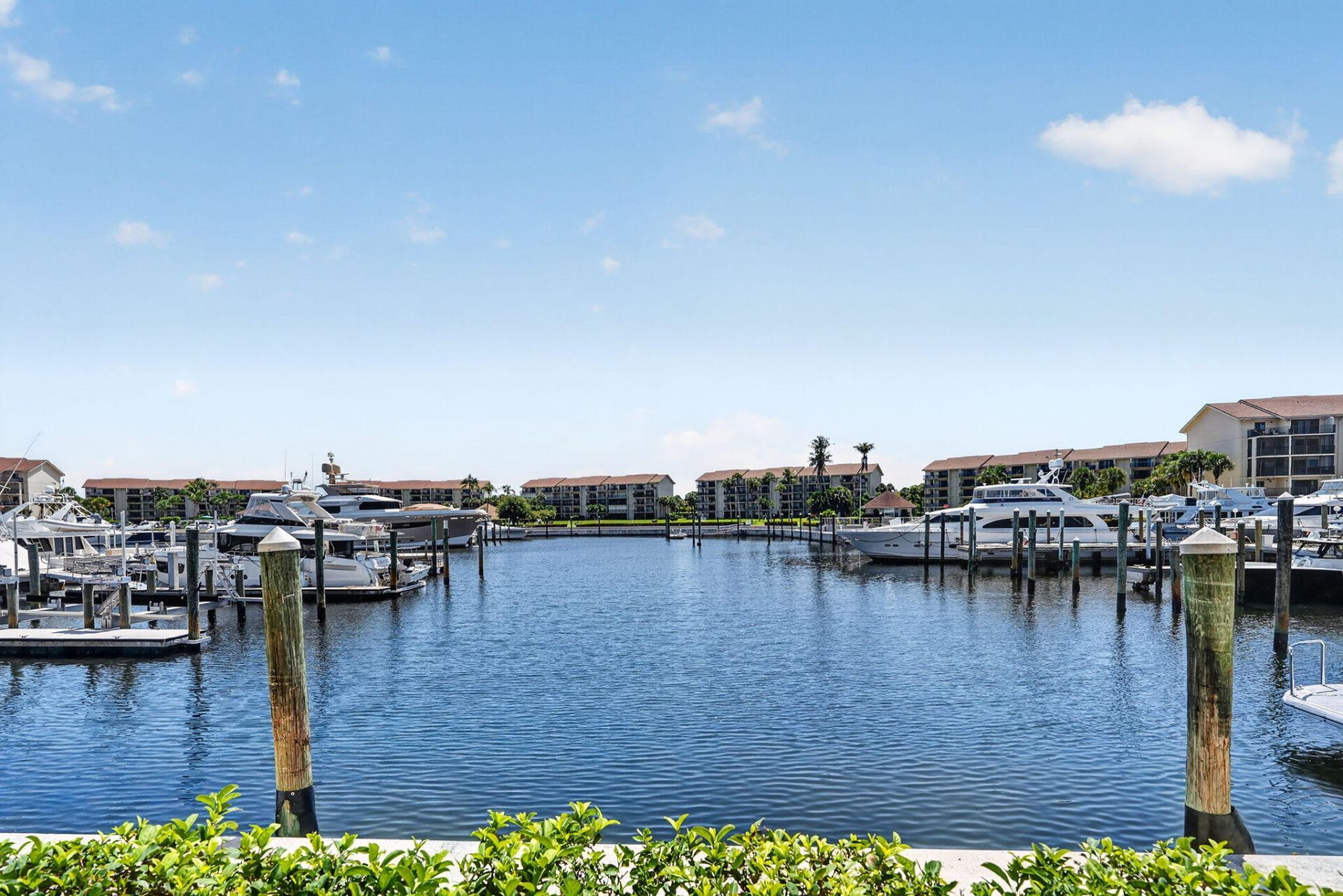 2401 Marina Isle Way, Unit 105, Jupiter, FL 33477 Photo